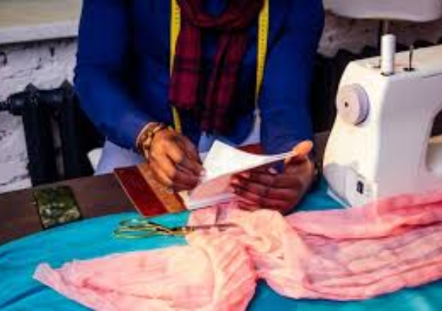 Nigerian man allegedly loses job after sleeping with his boss’ six apprentices